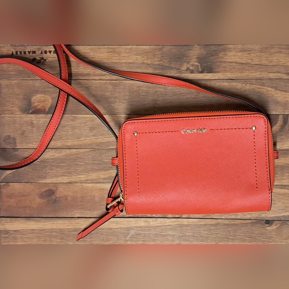 Calvin Klein Crossbody/Shoulder Bag - Picture 2 of 5
